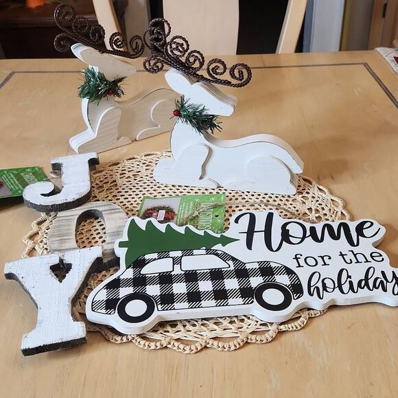 Christmas decor reindeers and signs  Home for the holiday and Joy - Picture 2 of 5